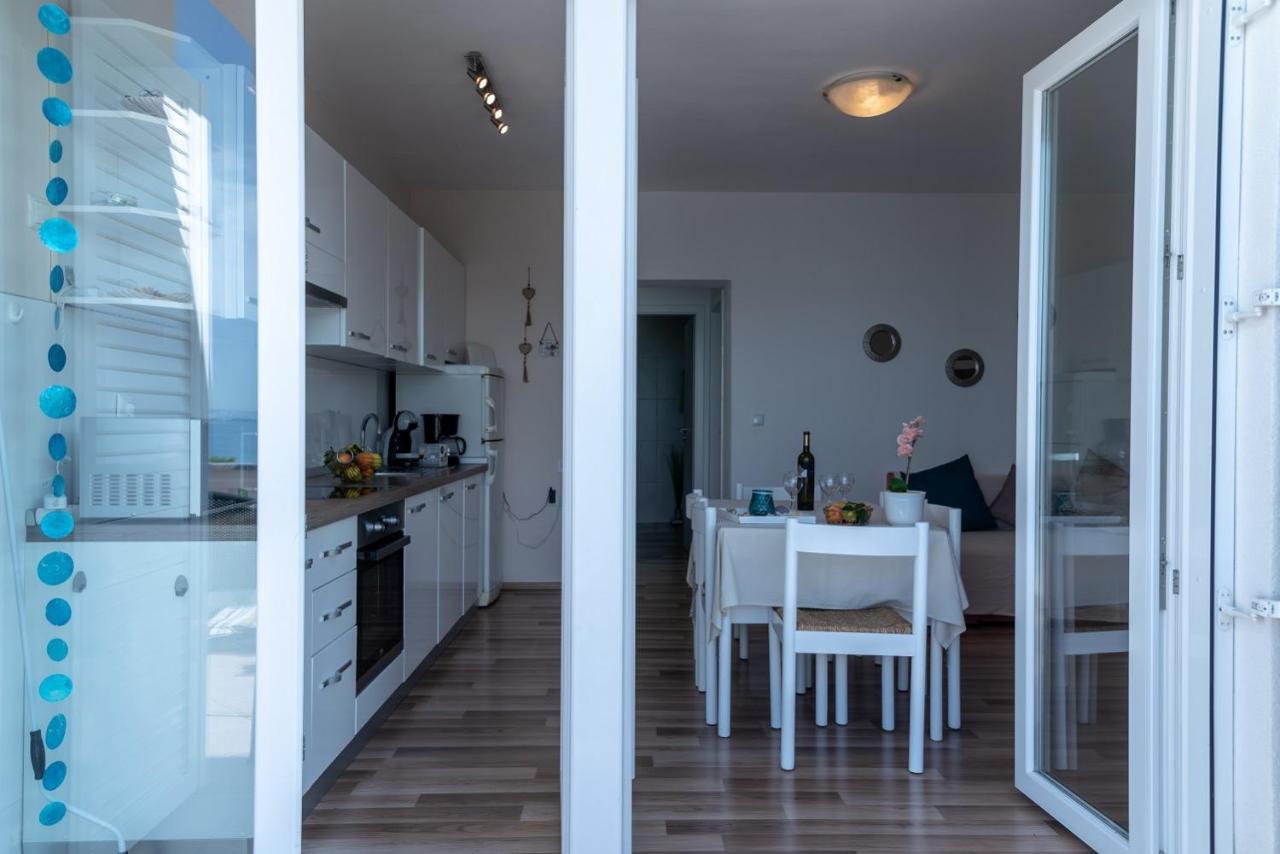 Apartment Bor - On The Beach Malinska Exterior foto
